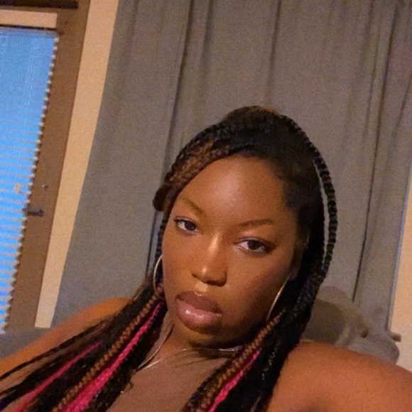 Meet your Posher, Akeya - Picture 3 of 4